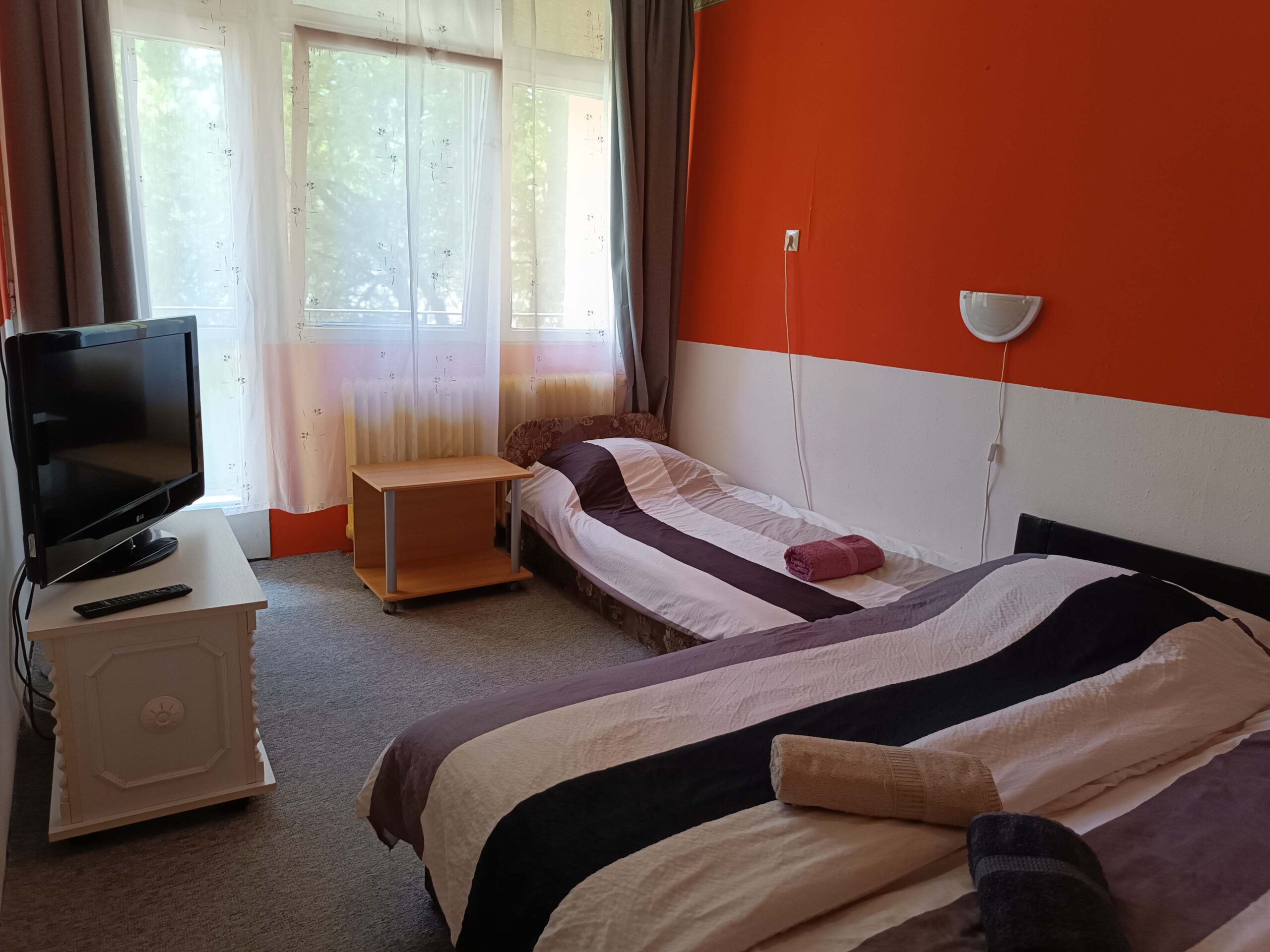 Liget szálló - emeleti háromágyas 02 Liget szálló - emeleti háromágyas 02